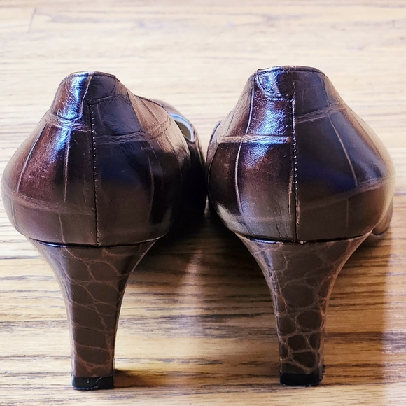 BRUNO MAGLI Faux Alligator Embossed Leather Pumps 2.5" Heel - Picture 4 of 9